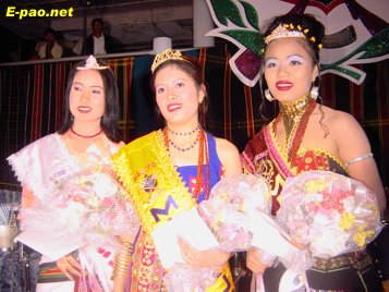 Miss Kut 2002 Chinminchong (Boinu) Haokip flanked by first runner up Uttambala Devi (left) and second runner up Themboi Kipgen posing for photograph