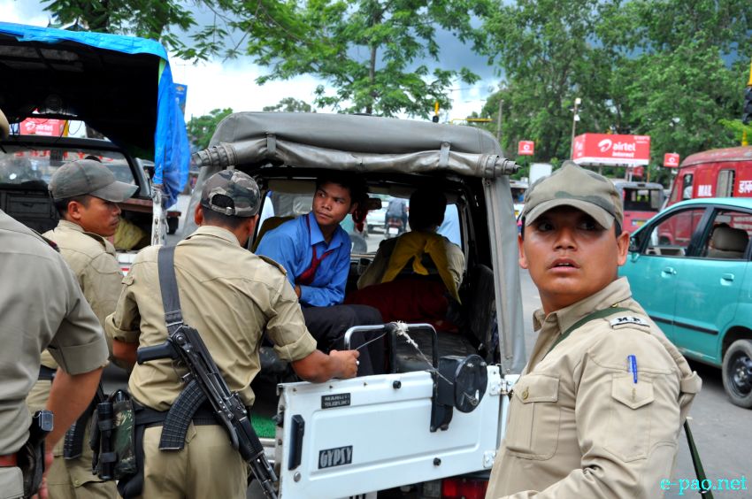 CC and Johnstone   Students clash with Police while demanding Inner Line Permit System in Manipur :: 28 June 2013