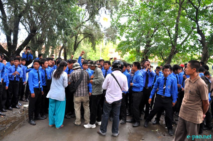 CC and Johnstone   Students clash with Police while demanding Inner Line Permit System in Manipur :: 28 June 2013