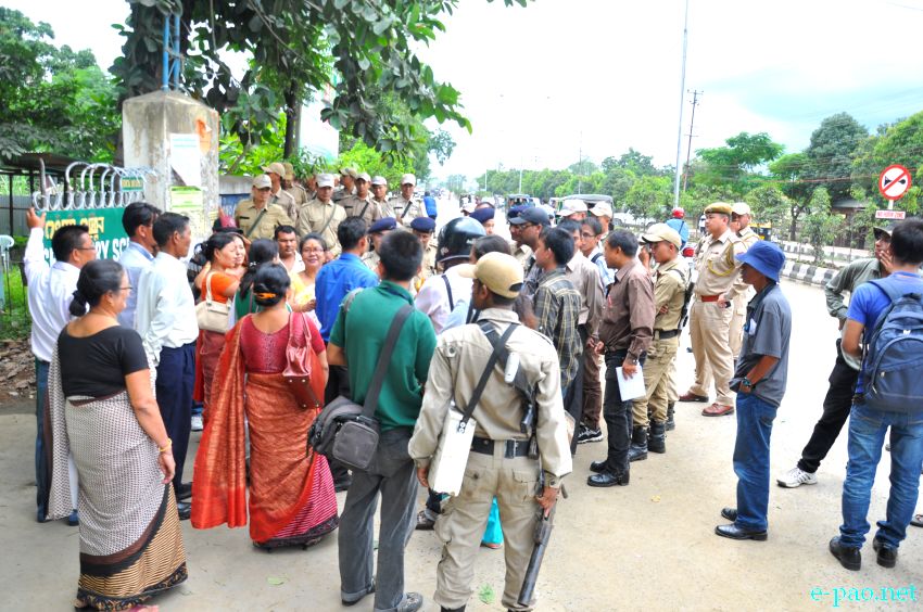 CC and Johnstone   Students clash with Police while demanding Inner Line Permit System in Manipur :: 28 June 2013
