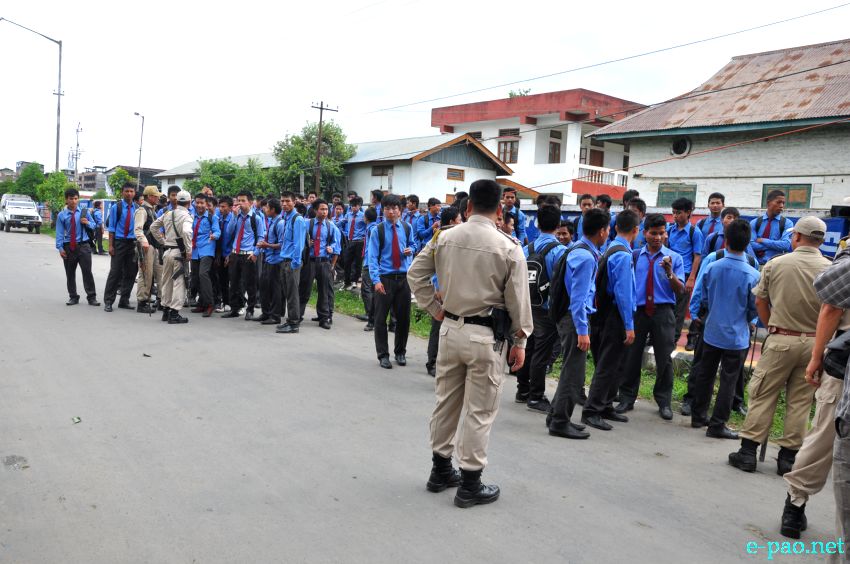 CC and Johnstone   Students clash with Police while demanding Inner Line Permit System in Manipur :: 28 June 2013