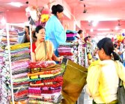  Ningol Chakkouba Shopping : Scene at Ema Keithel, Imphal on 02nd November 2024 #1 :: Gallery 