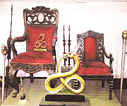  The King Who Came from the Sky : A Hearthside Story of Meetingu Pakhangpa 