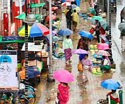  A rainy day at Khwairamband Ima Keithel on 20th July 2026 :: Gallery 
